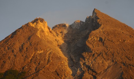  Alquran menerangkan proses terbentuknya gunung. Foto: Gunung Merqpi dilihat dari Klaten. 