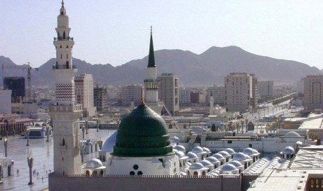 Kubah Masjid Nabawi di Madinah, Arab Saudi.