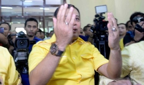 Kubu Aburizal Bakrie menyambut kemenangan di PTUN Jakarta, Senin (19/5).