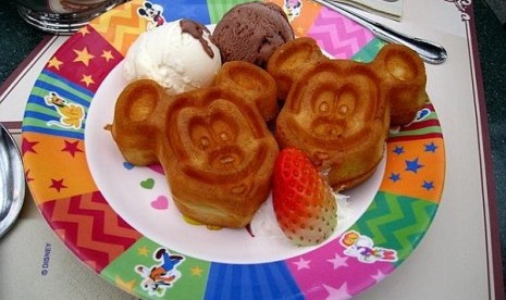 Kue kepala Mickey Mouse hanya ada di Disneyland