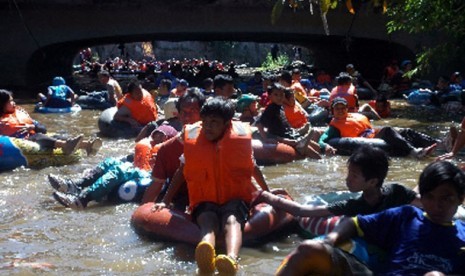 Kukuyaan, salah satu permainan tradisional di Jawa Barat