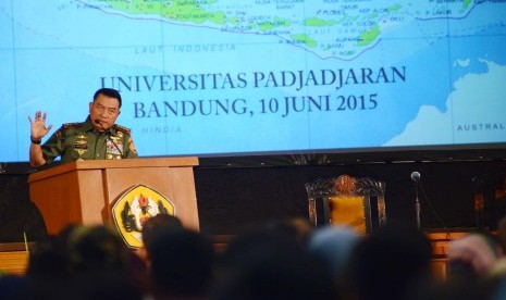 Kuliah umum Panglima TNI RI Jenderal TNI Moeldoko, di Universitas Padjadjaran (Unpad), Kota Bandung, Rabu (10/6). (Republika/Edi Yusuf)