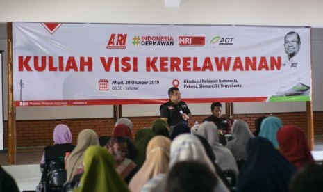  Kuliah visi kerelawanan yang diselenggarakan Akademi Relawan Indonesia (ARI) Dusun Gondanglegi, Desa Hargobinangun, Kecamatan Pakem, Kabupaten Sleman.