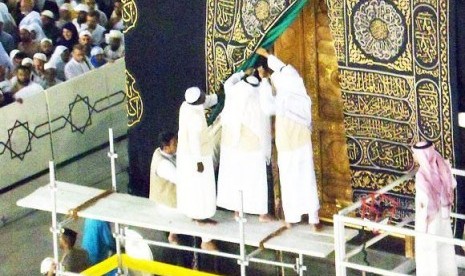 Kunci Ka'bah yang berusia 30 tahun diganti karena telah berkarat