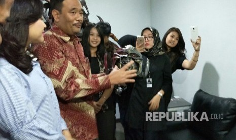 Kunjungan Gubernur DKI Jakarta Djarot Saiful Hidayat ke Jakarta Creative Hub, Jakarta Pusat, Jumat (14/7). 