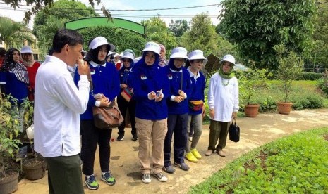 kunjungan istri walikota dari berbagai daerah di Indonesia yang sedang mengikuti ladies program dari acara Koordinasi Asosiasi Pemerintah Kota seluruh Indonesia (APEKSI) ke TSTPN