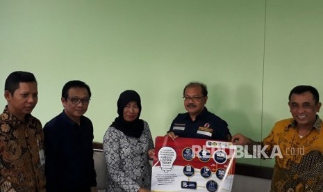 Kunjungan Kepala Divisi Niaga PLN Yudi Setyo Wicaksono untuk mengecek uji petik sampel pelanggan penerima subsidi listrik di Kecamatan Kalasan, Jum'at (27/4).