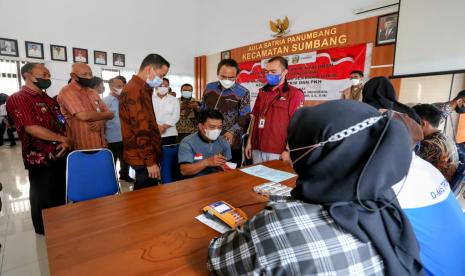 Kunjungan kerja anggota Komisi VIII DPR ke Banyumas untuk memantau penyaluran bansos.