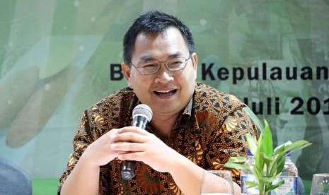  Kuntoro Boga Andri, Kepala Biro Humas dan Informasi Publik,  Kementerian Pertanian. Kuntoro Boga Andri memperkirakan produksi padi tahun ini akan melimpah. Karena itu, Kementan mengajak semua pihak yang terlibat untuk siaga dan berupaya menjaga harga gabah di tingkat petani agar tetap stabil dan memberi dampak besar terhadap kesejahteraan petani. 