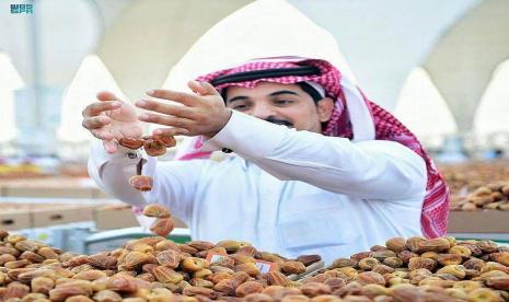 Kurma Arab Saudi.