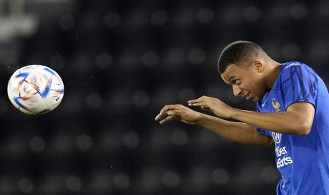 Striker Paris Saint-Germain (PSG) asal Prancis, Kylian Mbappe, yang kini diincar Liverpool.