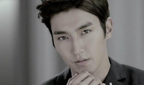 LA Weekly, Siwon Super Junior (from Soompi).jpg LA Weekly, Siwon Super Junior