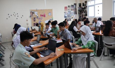 Tes PSB SMA Labschool UNJ diikuti peserta dari berbagai wilayah.