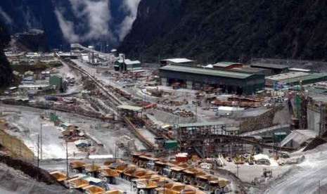 Ladang tambang terbuka yang dikelola PT Freeport Indonesia di Grasberg, Tembagapura, Timika, Papua.