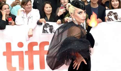 Lady Gaga saat pemutaran fil A Star Is Born di Toronto International Film Festival 2018, Ahad (9/9)..