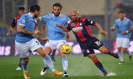 laga Crotone vs Lazio.