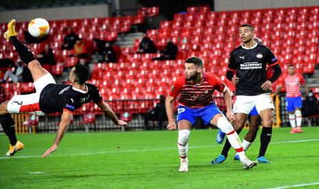 Laga Granada vs PSV Eindhoven. 