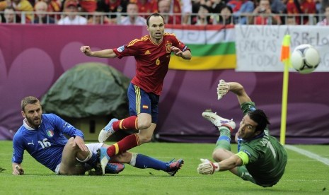 Laga perdana Grup C Piala Eropa 2012 antara Spanyol vs Italia