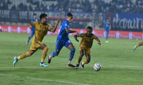 Laga Persib vs Bhayangkara FC di BRI Liga 1.