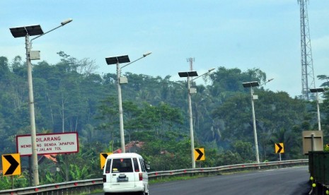 Lampu tenaga surya