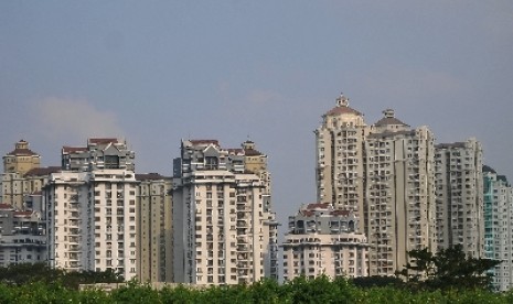  Lanskap gedung apartemen (rumah susun vertikal) di kawasan Kemayoran, Jakarta