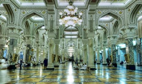 Izin Qiyamul Lail Tersedia di Aplikasi Tawakalna. Foto: Lantai pertama Masjidil Haram.