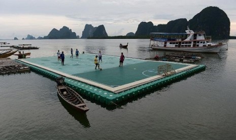 Lapangan sepak bola apung, Thailand