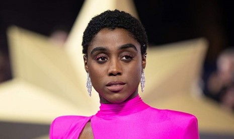 Lashana Lynch beradu akting dengan Daniel Craig di James Bond: No Time To Die.