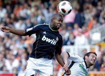 Lassana Diarra (kiri)