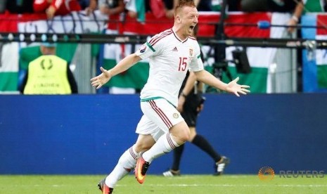 Laszlo Kleinheisler ikut merayakan gol kemenangan Hungaria atas Austria, Rabu (15/6) dini hari WIB.