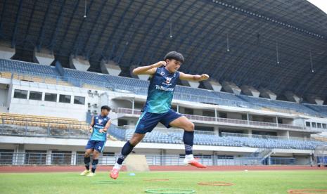 Latihan Persib Bandung di Stadion Gelora Bandung Lautan Api, Kota Bandung.