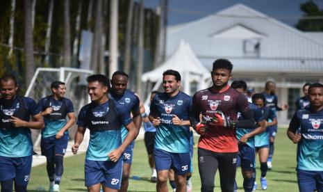 Para pemain Persib Bandung saat sedang menjalani latihan.