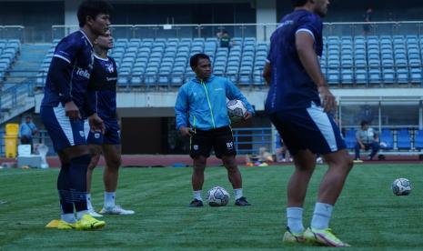 Latihan para pemain Persib Bandung.