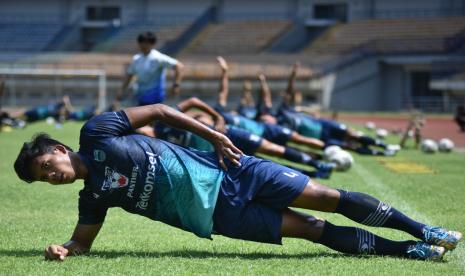 Latihan rutin Persib Bandung di Stadion Gelora Bandung Lautan Api, Kota Bandung, Kamis (7/10). 