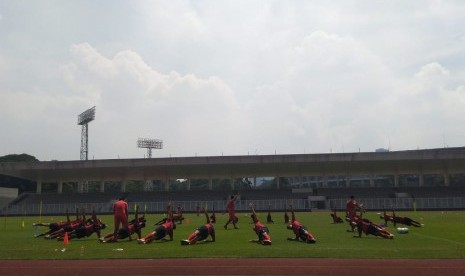 Latihan timnas Indonesia di Stadion Madya Gelora Bung Karno, Jakarta, Sabtu (15/2).