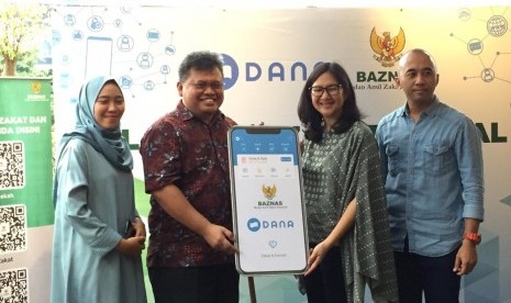 Launching Kerja sama Baznas dengan Dana di Kedai Pelangi, Jakarta Pusat, Rabu (15/5). 