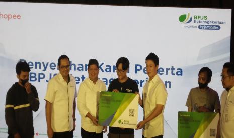 launching Kerja Sama Jaminan Perlindungan Jaminan Sosial  untuk Mitra dan Pengguna Shopee di Plaza Jamsostek, Jakarta, Senin (31/7/2023).