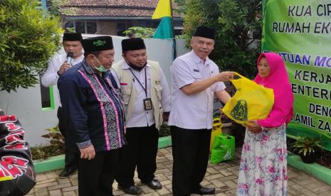 Launching KUA Percontohan Ekonomi Umat di Kecamatan Cipeundeuy, Rabu (25/5/2022).