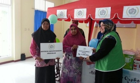 Launching “Mother Empowerment Program” kerja sama PKPU dan IHH Humanitarian Relief Foundation Turkey. 