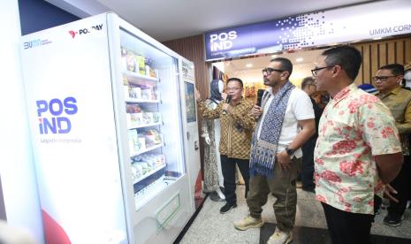 Launching vending machine dan UMKM Corner di PosIND Bandung 