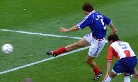 Laurent Blanc mencetak golden goal di Piala Dunia 1998