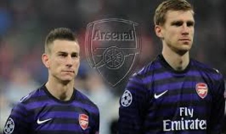 Laurent Koscielny dan Per Mertesacker