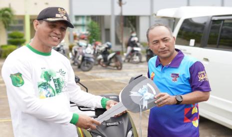 Layanan kesehatan di Kabupaten Musi Banyuasin (Muba) terus dimaksimalkan. Tidak ingin hanya terpusat di di perkotaan Sekayu, Pj Bupati Apriyadi Mahmud menyisir layanan kesehatan hingga ke pelosok. 