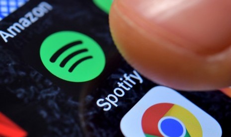 Layanan streaming Spotify. Menurut data internal Spotify, terdapat peningkatan streaming konten khusus Ramadhan sebesar 41 persen pada 2022 dibandingkan tahun 2021. (ilustrasi)