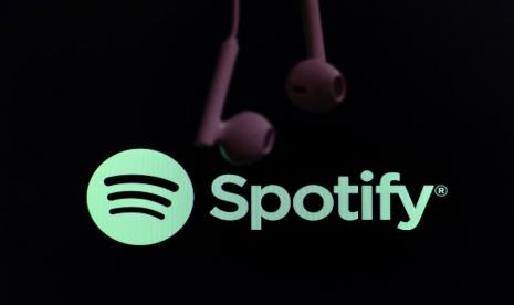 Layanan streaming musik Spotify. Spotify Technology SA melaporkan pencapaian pada kuartal keempat tahun lalu melampaui ekspektasi. Bagi dari segi pengguna aktif maupun pelanggan.