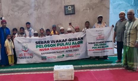 LAZ Al Hilal Sebar Wakaf Quran di Alor NTT