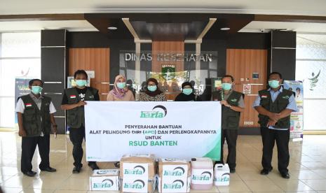 LAZ Harapan Dhuafa tergerak untuk ikut membantu dengan mendistribusikan APD yang layak untuk para tenaga medis, hand sanitizer, masker, disinfektan di dua titik lokasi yaitu RSUD Dr. Drajat Prawiranegara Serang dan Rumah Sakit Budi Asih Serang dan RSUD Berkah Pandeglang, Selasa (7/4).