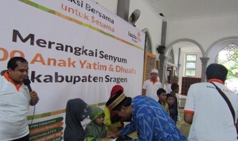 Lazismu Sragen menyantuni 5.000 yatim dan dhuafa di Kabupaten Sragen.