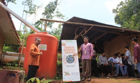 Laznas Baitul Maal Hidayatullah (BMH)menyediakan sumur bor baru untuk kebutuhan penghuni Pondok Tahfidz Qur’an Hidayatullah, Kecamatan Soreang, Kabupaten Bandung. 