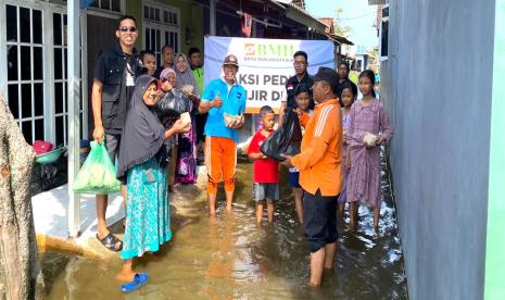 Laznas BMH  bergerak cepat mengirimkan bantuan untuk warga penyintas banjir Kota Semarang dan Demak, Jawa Tengah, Jumat (6/1/2023).